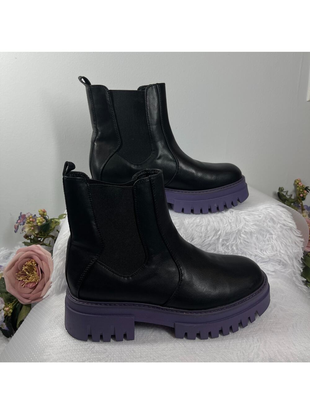 Limelight Kamila Chelsea Boots Womens 8 Black Leather Comfort Slip On Whimsigoth
